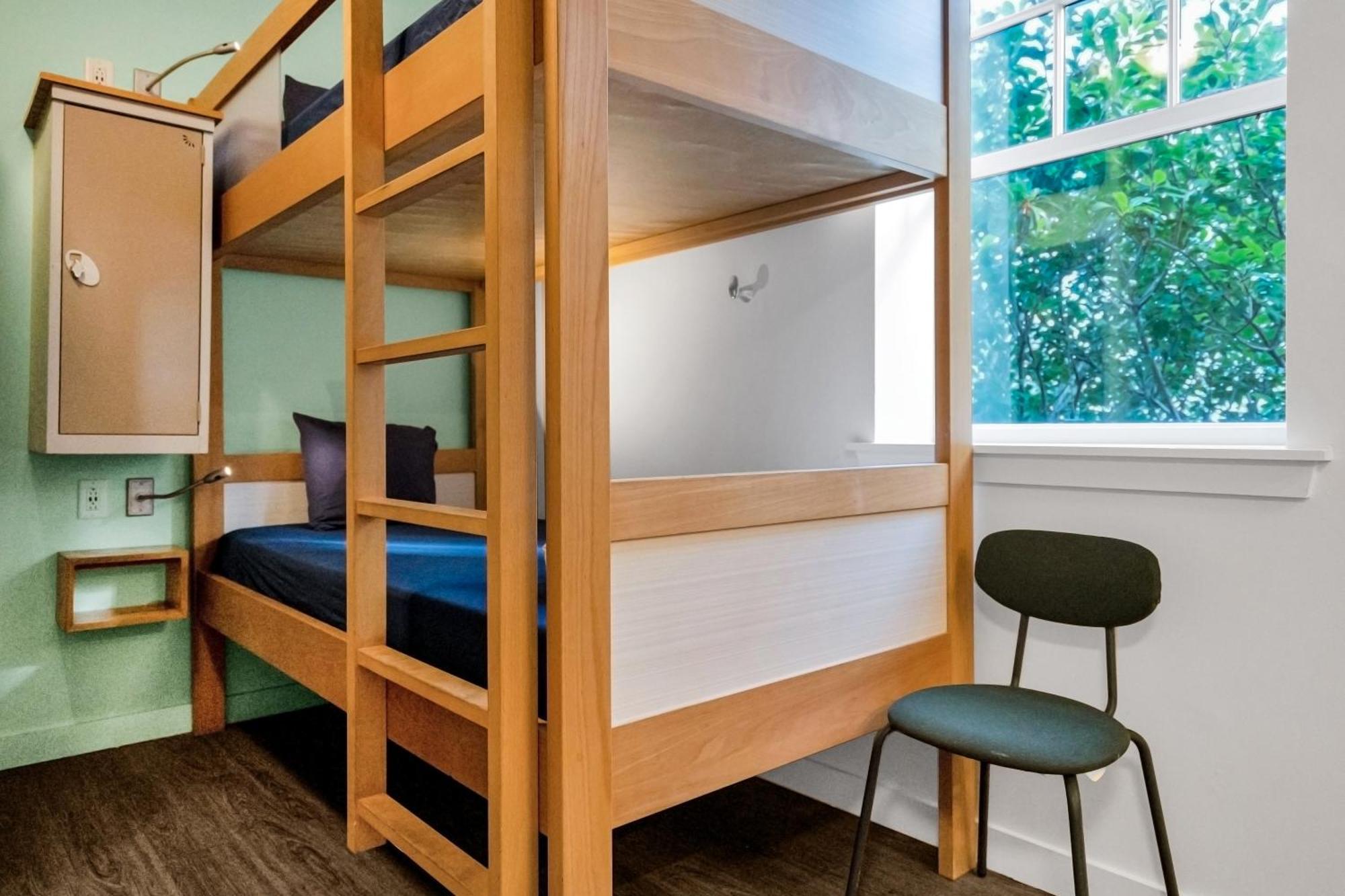 The Quisby Hotel New Orleans Room photo